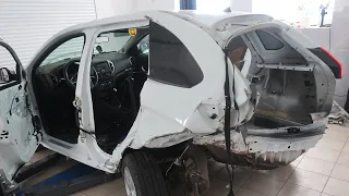 Жёсткое ДТП Лады XRAY и Nissan X-trail. Что стало с кузовом Лады?!