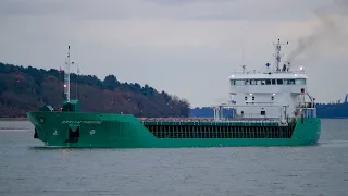 89.9m length ARKLOW FORTUNE heading into port of ipswich 14/12/18