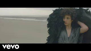 Barbara Pravi - Voilà, le jour se lève sur l'homme et l'oiseau (Clips Officiel)