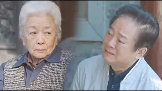 【Movie】Elderly Lady Sunbathing Meets Wealthy Man, Turns Out to Be Long-lost Son of 40 Years