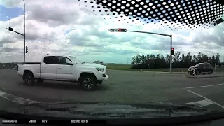 Entitled RV driver blocks traffic in front of police, gets pulled over