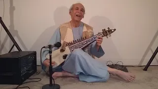 Gul de pa zulfo -Old Afghan Song performed by Wali Raoufi