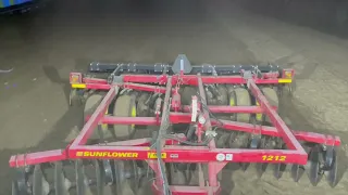 Farmer B! gets new Fendt 513 tractor on the farm!