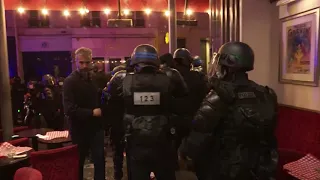 Anti-riot police storm Paris bar during UCL final | UEFA Champions League Final PSG vs Bayern Munich