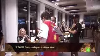 Fernando Alonso congratulates Hamilton