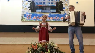 Плясовая песня Белгородской области "Девки веночки завивали"