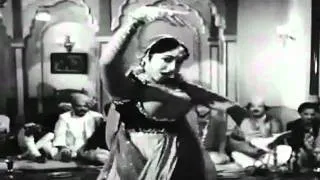 vyajyantimala dancing queen..kaho ji tum kya kya kharidoge-lata-Sahir Ludhianvi-n.dutta