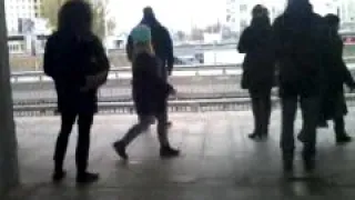 Станцию метро Дарница закрыли на вход и выход по техническим причинам