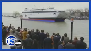 ARCHIVE: Spirit of Ontario fast ferry arrives in Rochester (4/27/04)