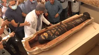 Top News - Zbulimi i rrallë/ Egjipti tregon sarkofaget 2.500 vjeçare