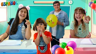 María Clara y su amiga aprenden los colores con pelotas en una divertida clase