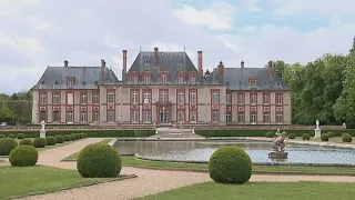 Le château de Breteuil, monument historique et château des contes de Perrault • FRANCE 24