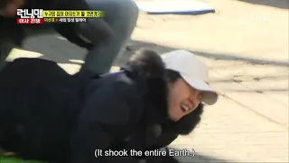 Running Man FUNNY SCENE Ep 341 (2017) THE RELATIONSHIP OF THE GIRRAFE AND CAVEWOMAN