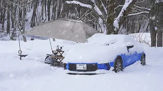 [Snow camping] -5℃ Frozen! Staying in a sports car in a snowstorm.Relaxing Nature Sounds ASMR [GR86]