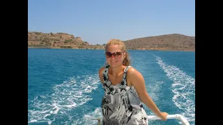 Остров Спиналонга один из самых красивых уголков Крита в заливе Мирабелло