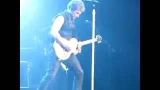 Bon Jovi VS Richie Sambora guitar solo runaway
