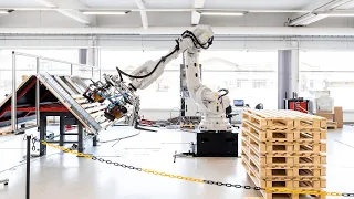 Nailing pallets with robot - RN4017 pallet manufacturing robot
