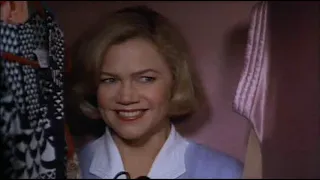 Serial Mom (1994) Kathleen Turner kills