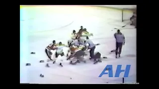 NHL Mar. 11, 1970 Chicago Blackhawks v Boston Bruins (R) Dennis Hull v John McKenzie