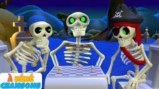 Five Crazy Skeletons - Cinq squelettes fous | Halloween pour les enfants | À Bébé Chansons