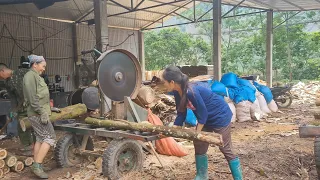 A working day for a 7-month pregnant mother at a wood factory to earn a living