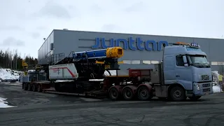 Junttan PMx22 piling machine transportation in Finland