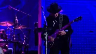 Neil young & Crazy Horse " Hey Hey My My (into the Black) " Paris Bercy, June 05 2013