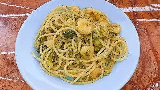 ONE-PAN Shrimp & Broccoli Pasta [ So QUICK & EASY ]| What's your favorite weeknight pasta dish?