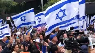 Thousands rally in support of Israel in Manhattan