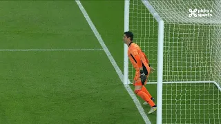 Penalty save by Thibaut Courtois against PSG