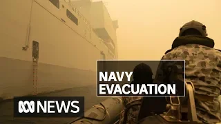 Mallacoota evacuations begin as thousands trapped by fires are transported to Navy ships | ABC News