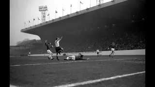 Manchester United v Tottenham Hotspur.. 1962 FA Cup Semi Final.. (HILLSBOROUGH)