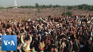 Radical Cleric's Funeral in Lahore Draws Huge Crowds