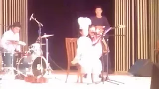 Акмарал Эркинбек кызы Улан осмон уулунун концертинде конокто