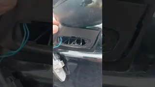 Citroën C4 2014  side mirror light removal.