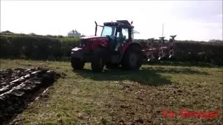 Ploughing with Massey Ferguson 5470