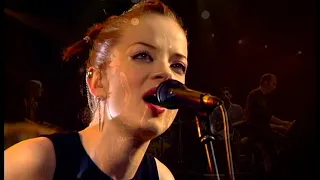 Garbage - The Trick Is to Keep Breathing (live at Nulle Part Ailleurs 1999)