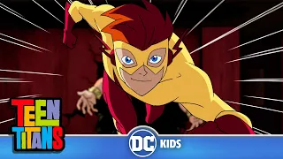 Kid Flash se encarga de los Cinco de la colmena | Teen Titans en Español 🇪🇸 | @DCKidsEspana