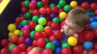 Children's playground ball pool 儿童游乐场 Детский развлекательный центр бассейн шарики город Шахты