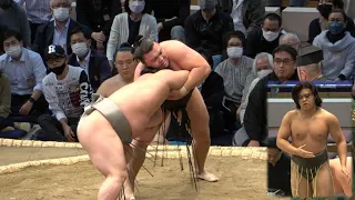 Nov 2022 Sumo, Day 2: Young stars impress