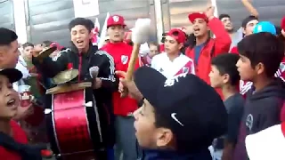 tremendo estos bombos tremendo estos pibes!!!(river)