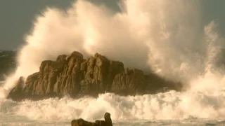 Relaxing Ocean Waves Crashing on Rocks - Ocean Sounds, Calming, Meditation, Mindfulness