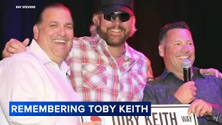 Chicago country fans honor singer Toby Keith after death from cancer at 62