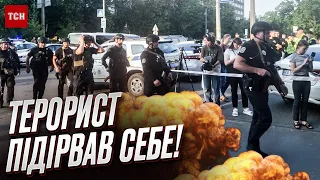 🧨💥Терорист підірвав себе! Потужні вибухи просто в суді в Києві!