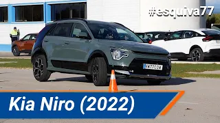 Kia Niro 2023 - Maniobra de esquiva (moose test) y eslalon | km77.com