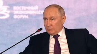 Владимир Путин пообещал стабилизировать курс рубля без резких движений