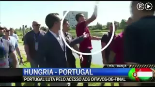 Cristiano Ronaldo joga microfone de jornalista em lago