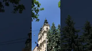 Похоже на замок 🏰 Диснейленд??!