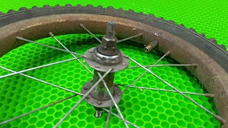 A brilliant IDEA from a bicycle wheel. This product is indispensable in every workshop.
