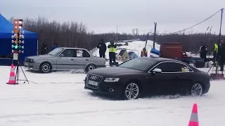 Audi S5 4.2 Quattro vs BMW E30 325ix 2.8 Turbo xDrive uphill drag race @ snow